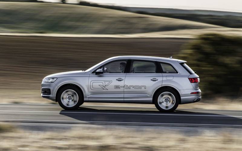 Audi Q7 E Tron Quattro Hybrid 2018 Suv Drive